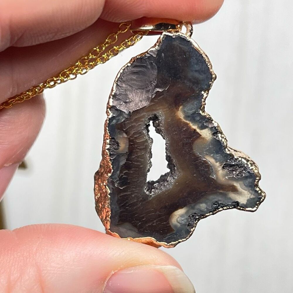 Brown druzy agate crystal quartz geode slice pendant necklace golden wrap gold t - Picture 2 of 13